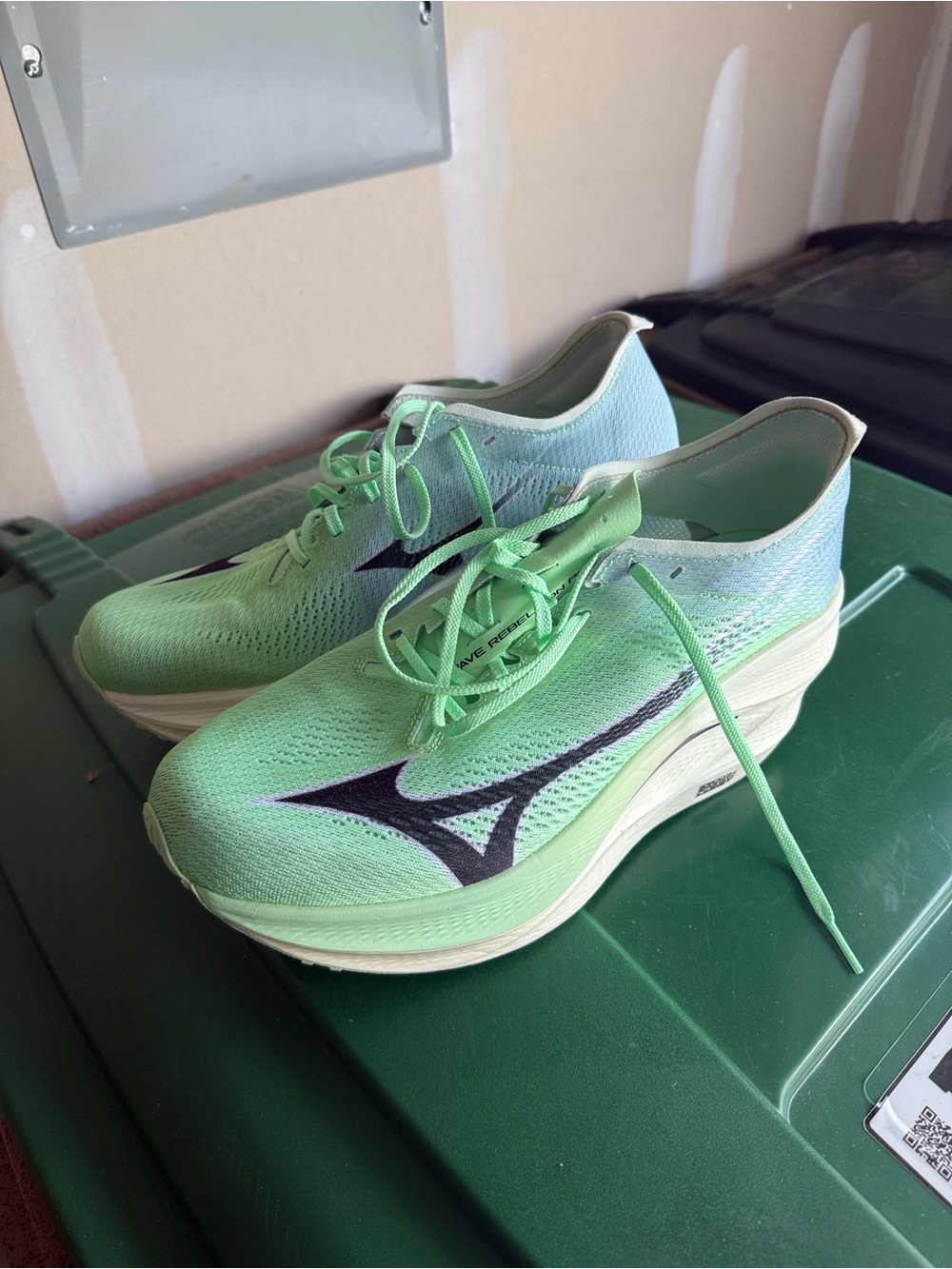 Mizuno Wave Rebellion Pro 3